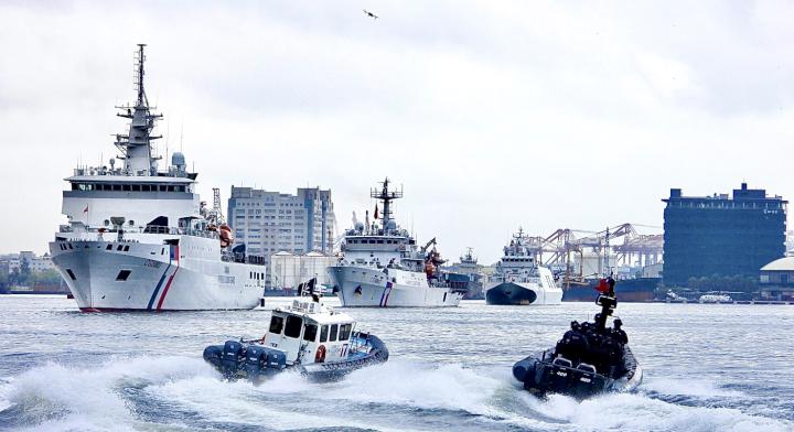 海委會2025第六屆國家海洋日海安12號演習打頭陣 海空分列式等實兵操演邀賞